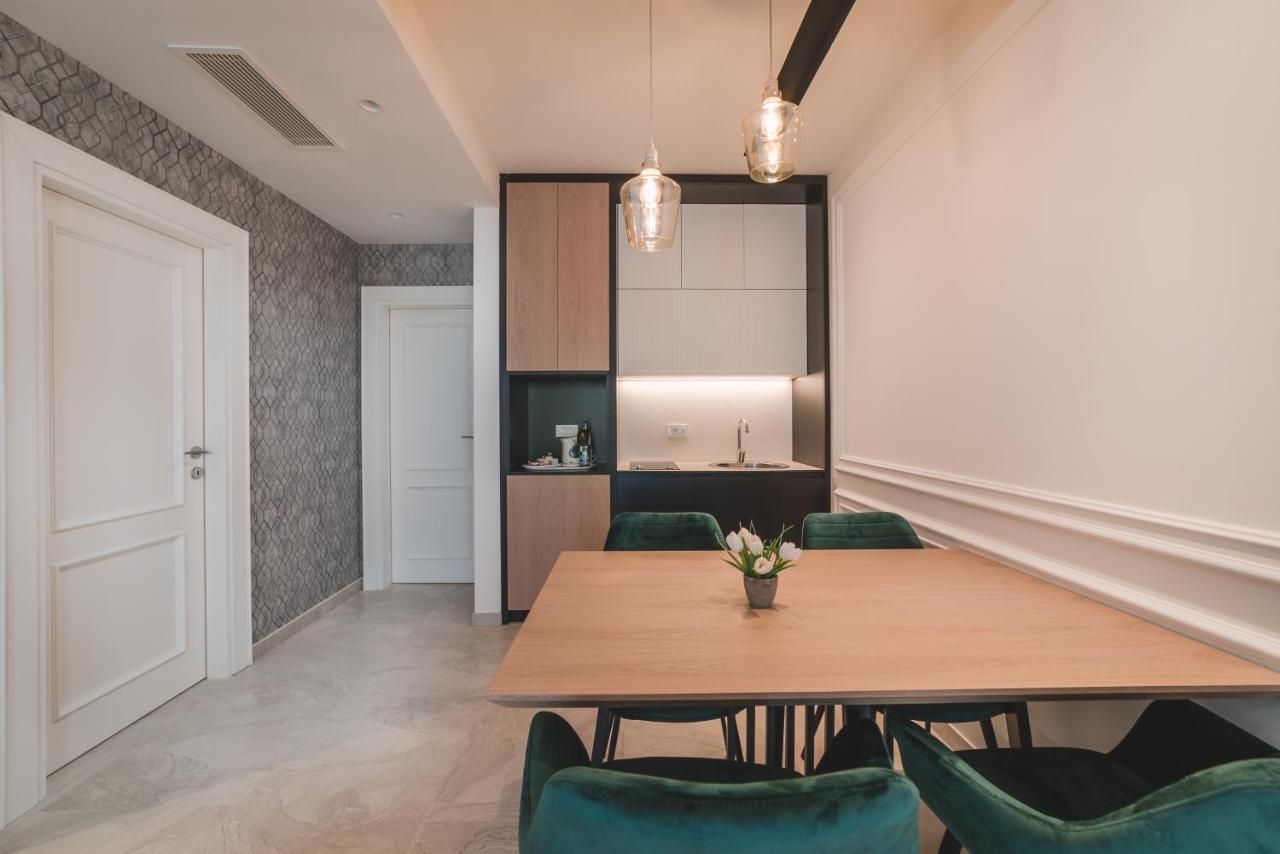 Kalamper Apartments Dobra Voda Bagian luar foto