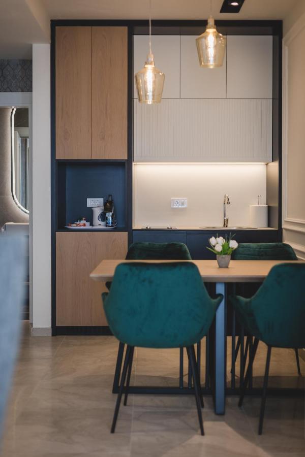 Kalamper Apartments Dobra Voda Bagian luar foto